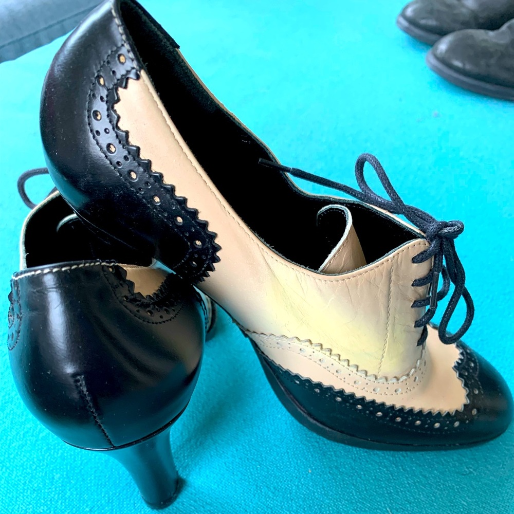 Via Spiga Italian Spectator heel with lace up vamp. Never worn. Sz 5-1/2M